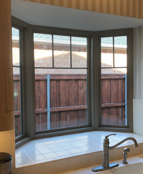 Alside Mezzo Single Hung Replacement Windows as Picture Windows in a Bay window above the sink