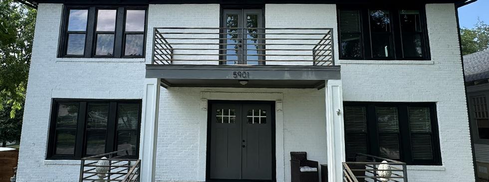 Black vinyl replacement windows in Dallas